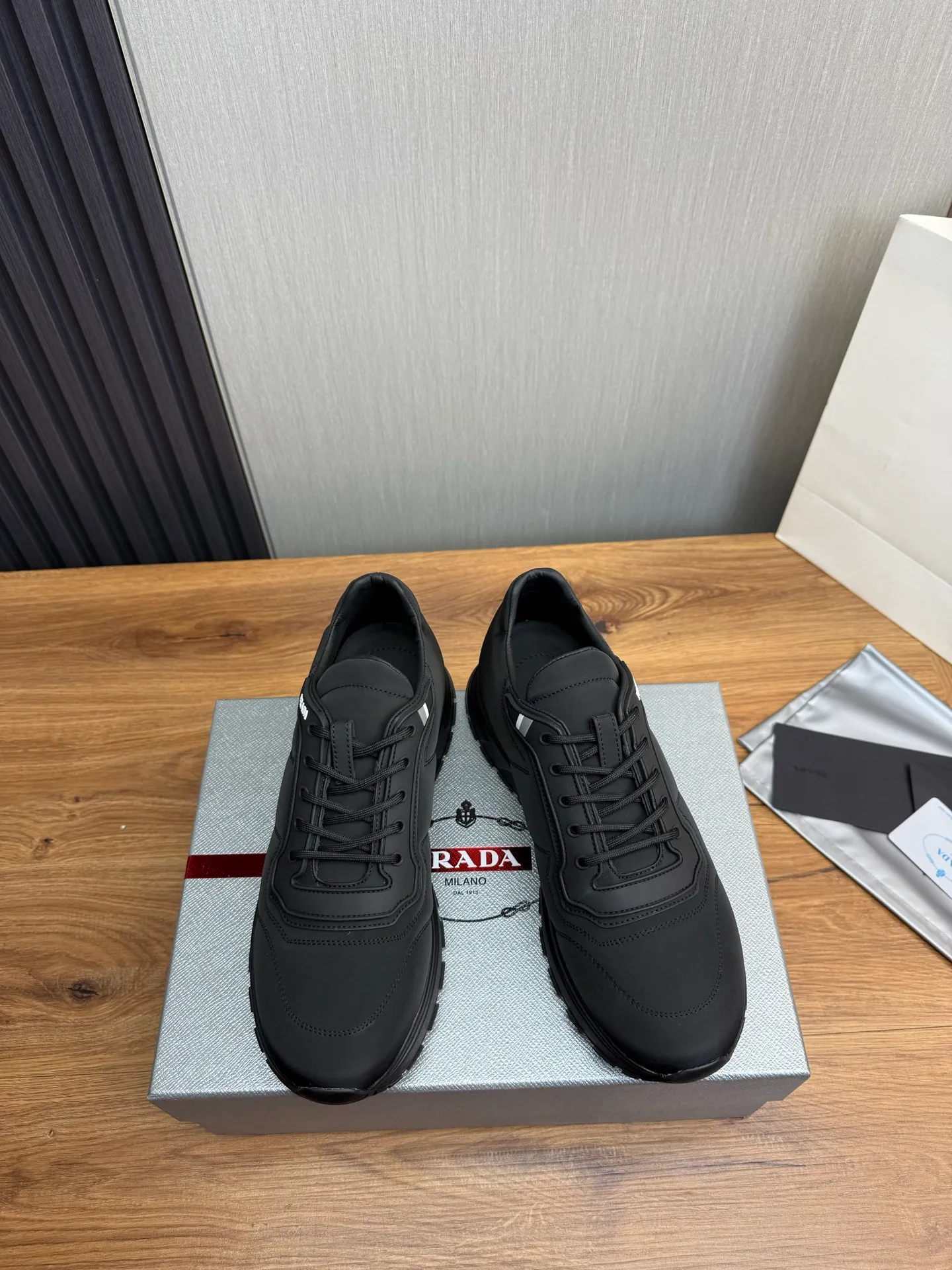 Men's shoes 💰560💰 [PRADA] Popular men's shoes shipped 👏Official website synchronized ⬆️Original imported waterproof fabric + cowhide lining, 1⃣️:1⃣️reproduction, original sole, 38-45 (45. Customized, non-refundable)